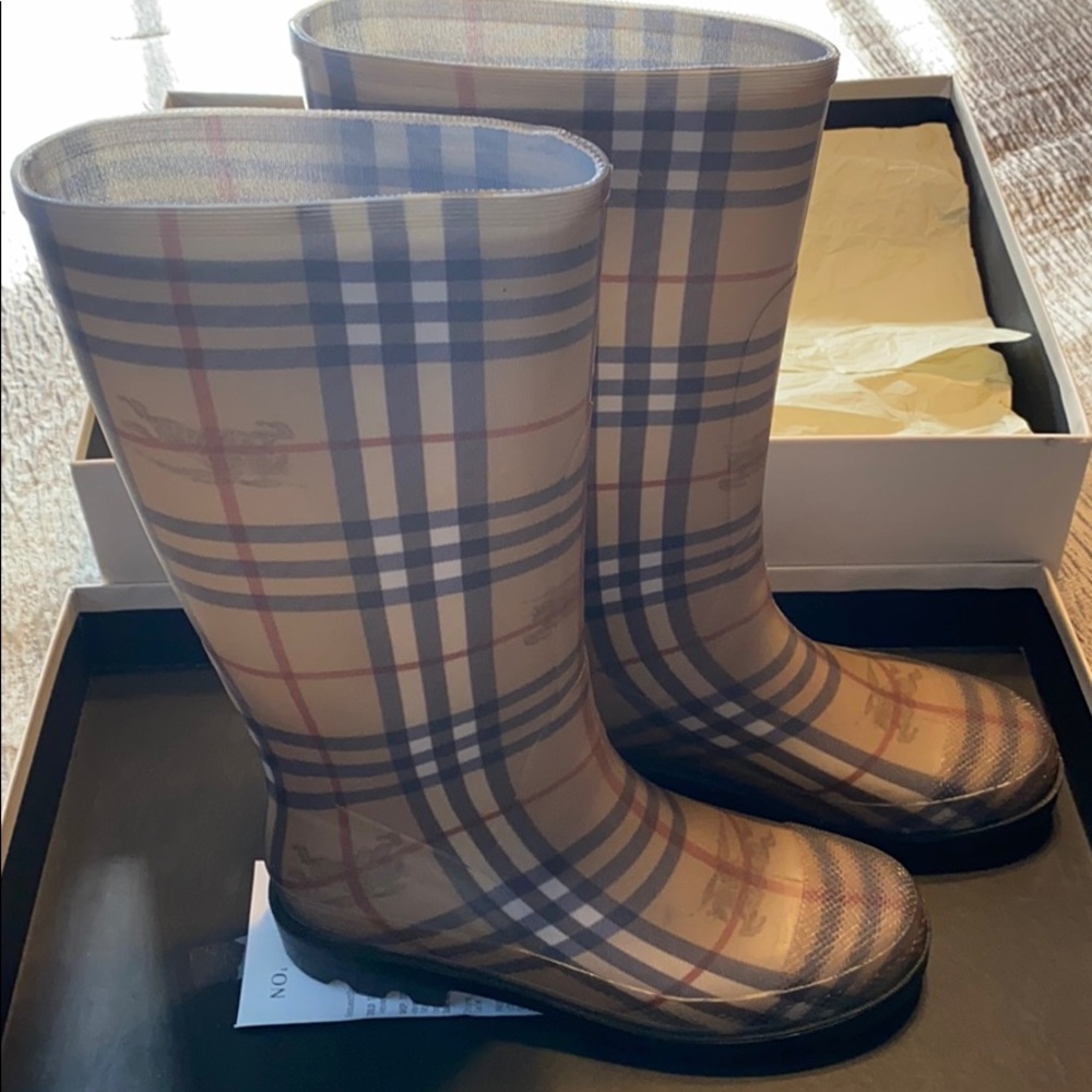 Burberry House Check Pattern Rubber Rain Boots